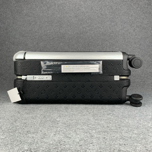 AAOO S004 Horizon 55 Suitcase