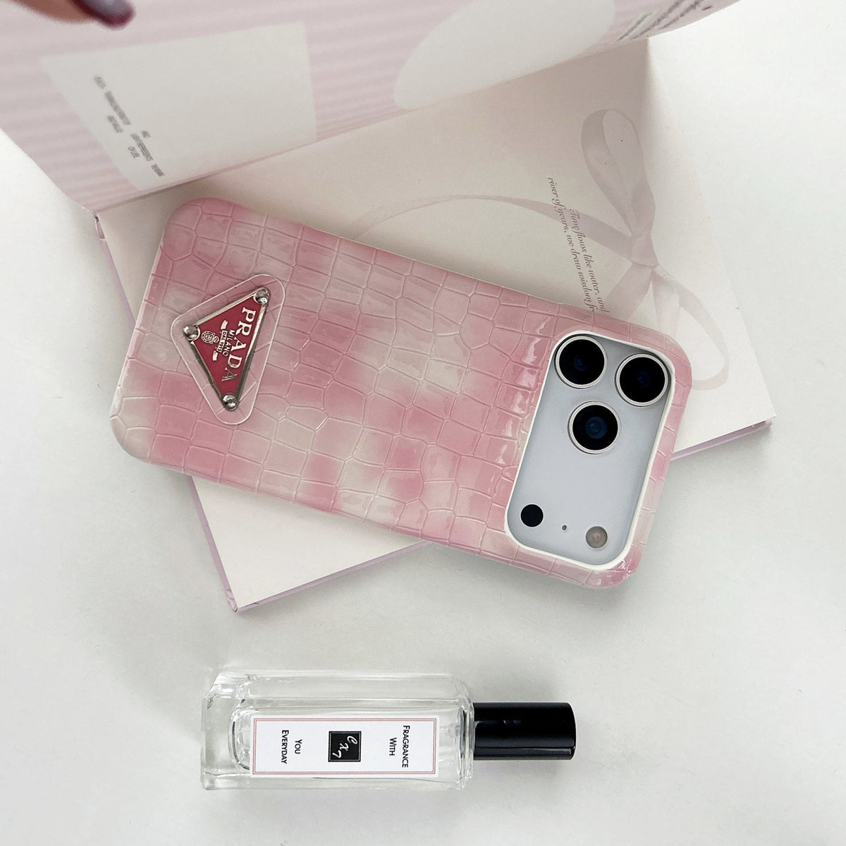 AAOO Elegante Apple Handyhülle für iPhone 13-17