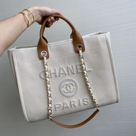 AAOO 100153 Tote Bag