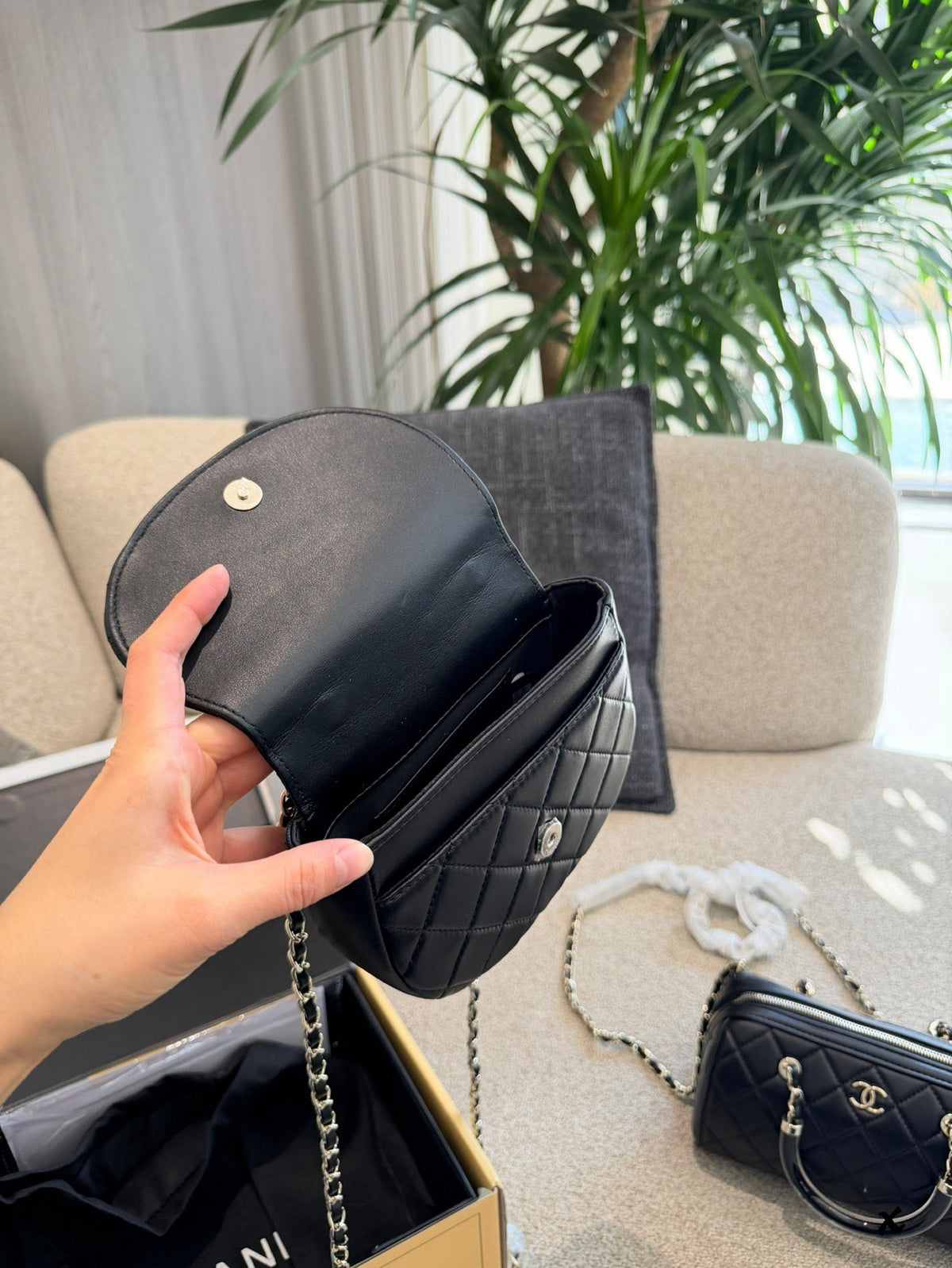 AAOO 2001119 Luxury Bag 14*16*6.5cm