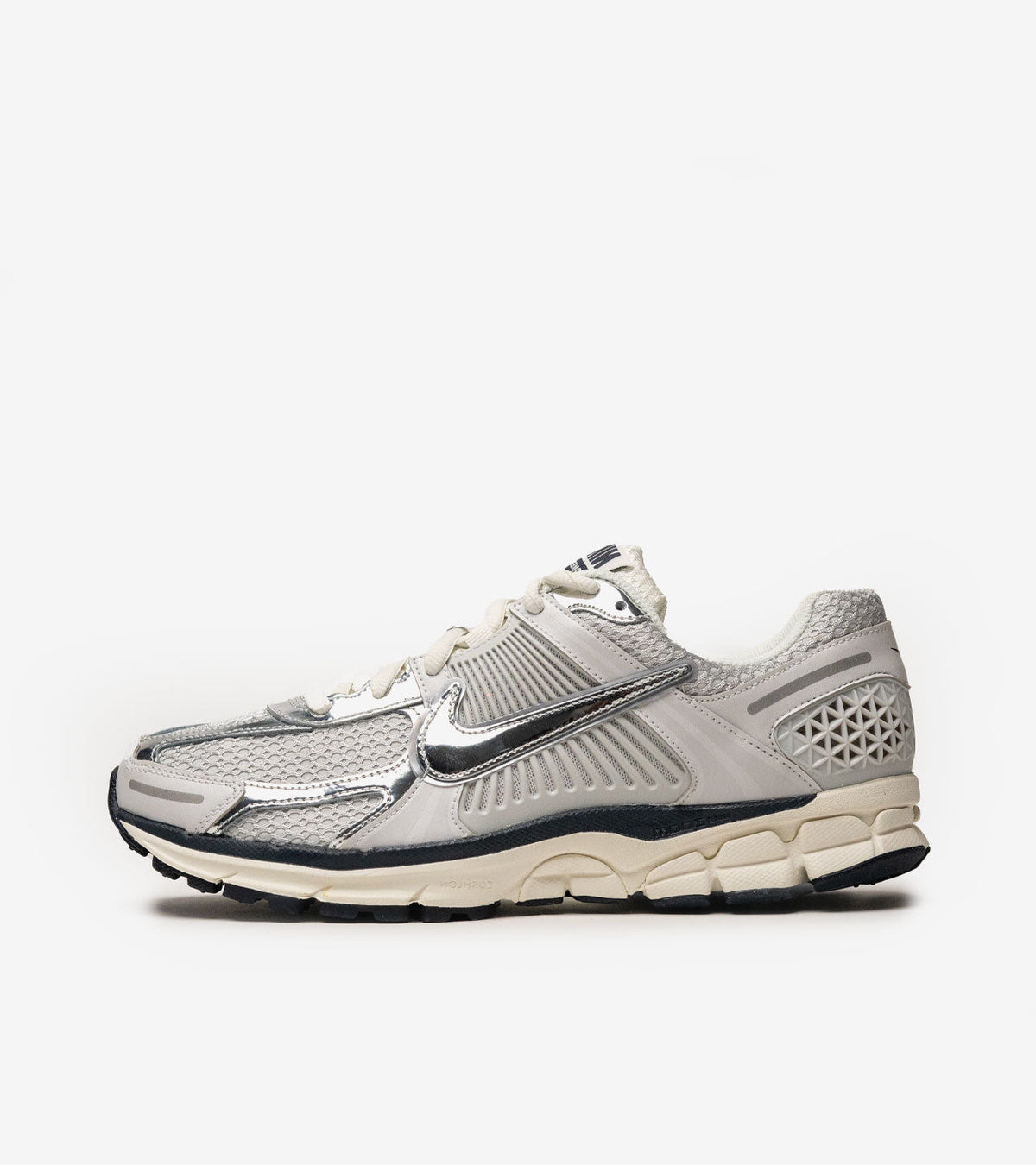 AAOO Zoom Vomero 5 Photon Dust Farbe Metallic Silver