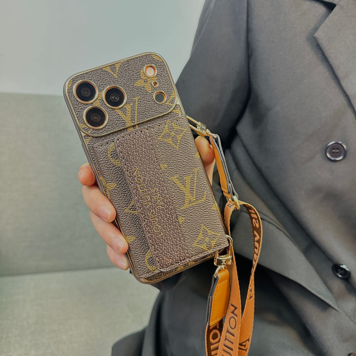AAOO Refined Leather iPhone Case With Wallet And Crossbody