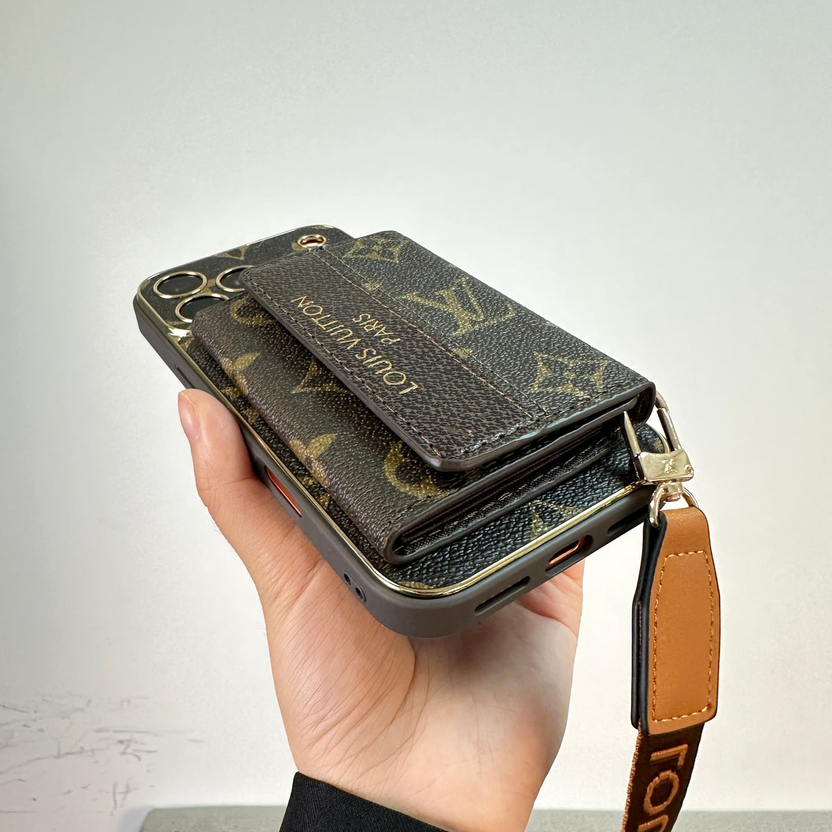 AAOO Refined Leather iPhone Case With Wallet And Crossbody