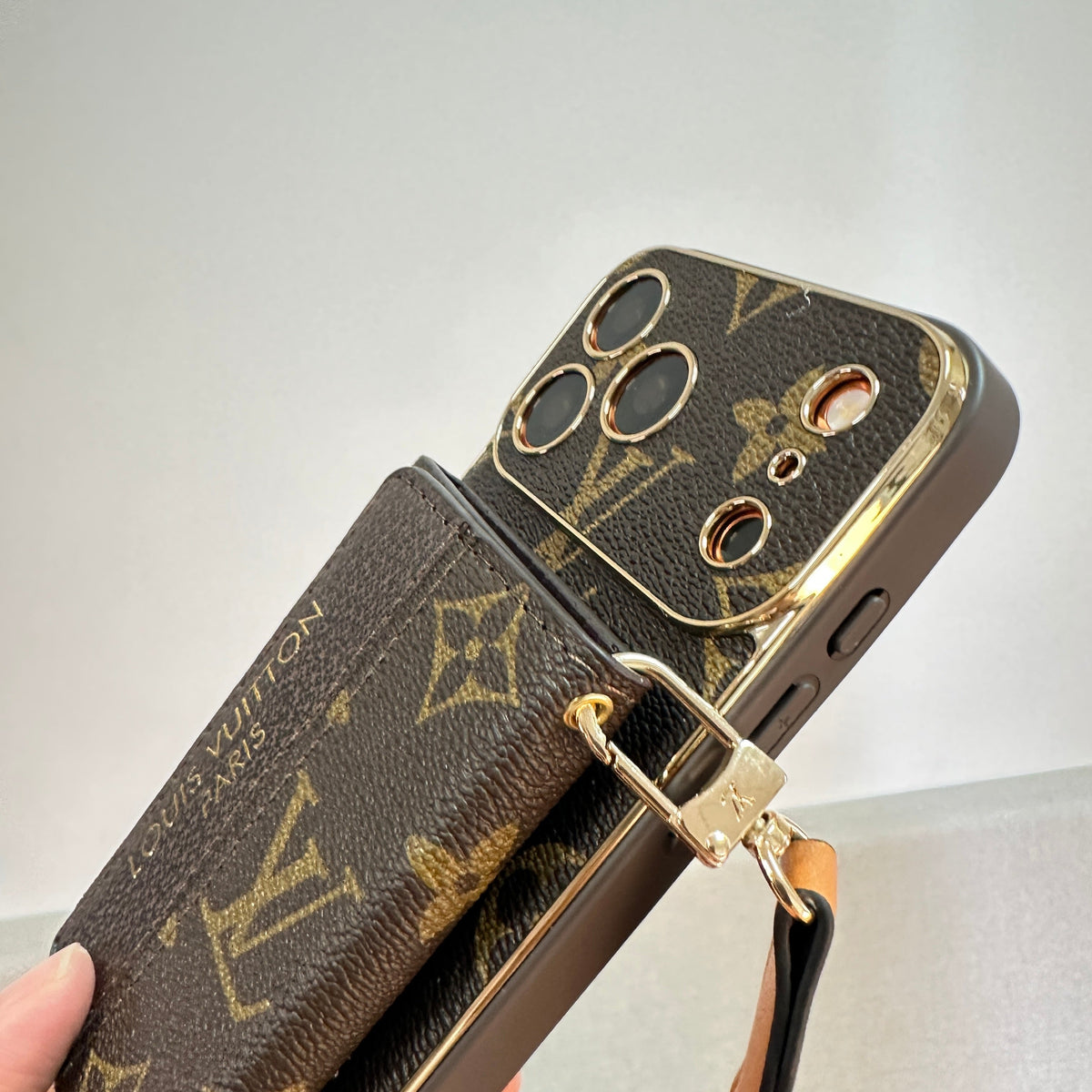 AAOO Refined Leather iPhone Case With Wallet And Crossbody