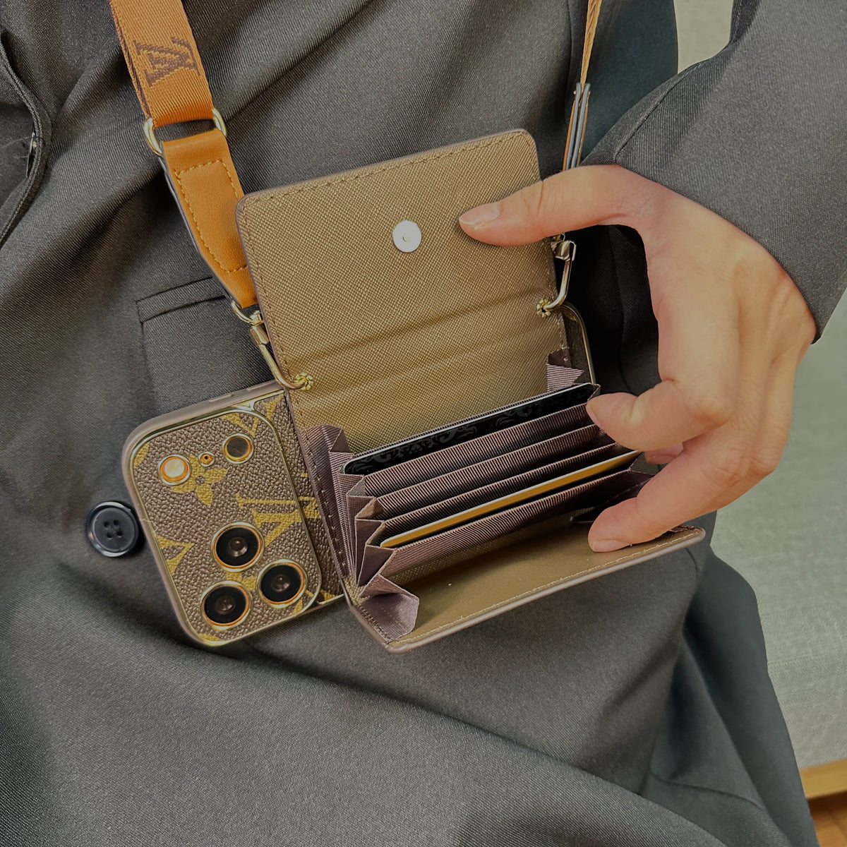 AAOO Refined Leather iPhone Case With Wallet And Crossbody