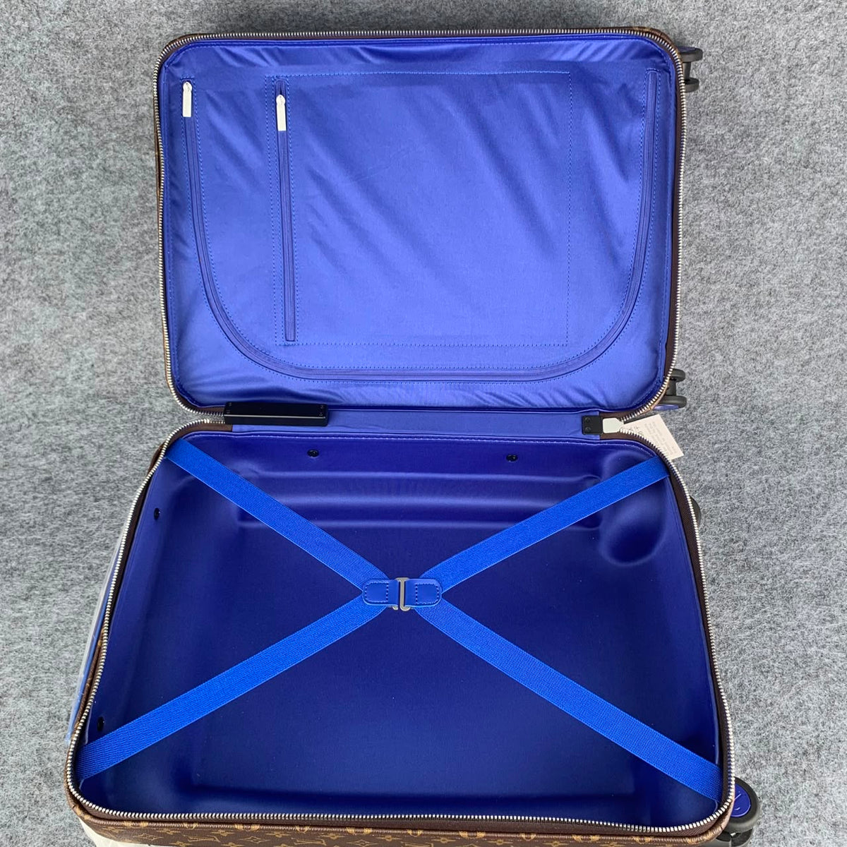 AAOO S003 Horizon 55 Suitcase