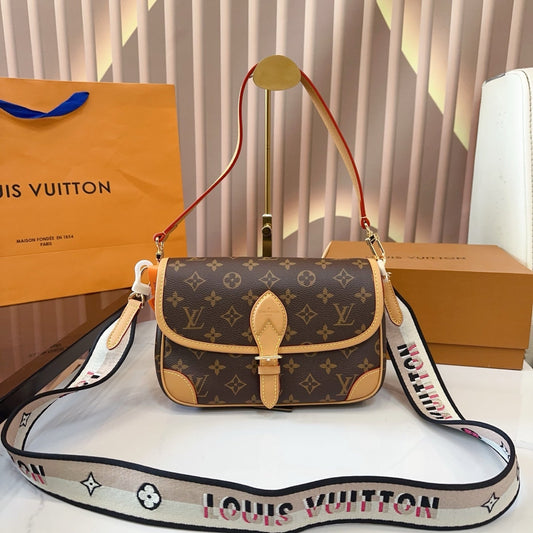 AAOO 181901 Luxury Bags(23*10*15)cm