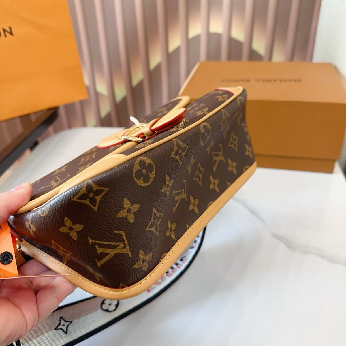 AAOO 181901 Luxury Bags(23*10*15)cm