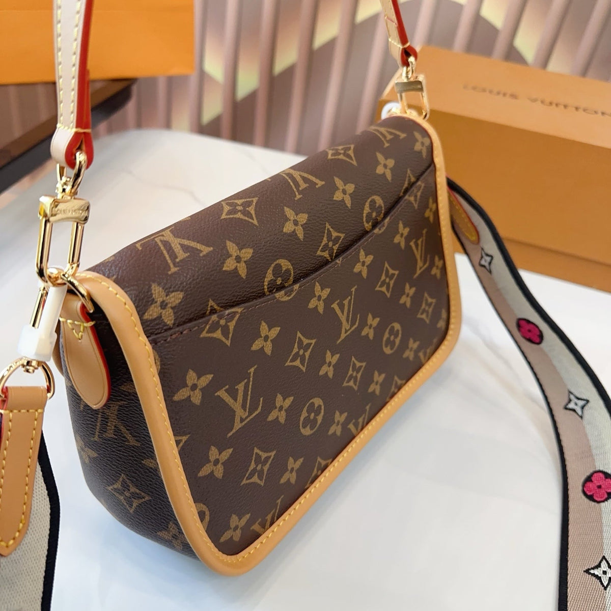 AAOO 181901 Luxury Bags(23*10*15)cm