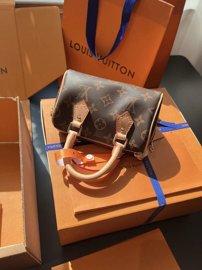 AAOO 181909 Luxury Bags 16cm