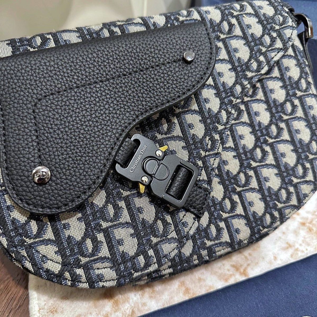 AAOO 181928 Luxury Bags(23*17)cm