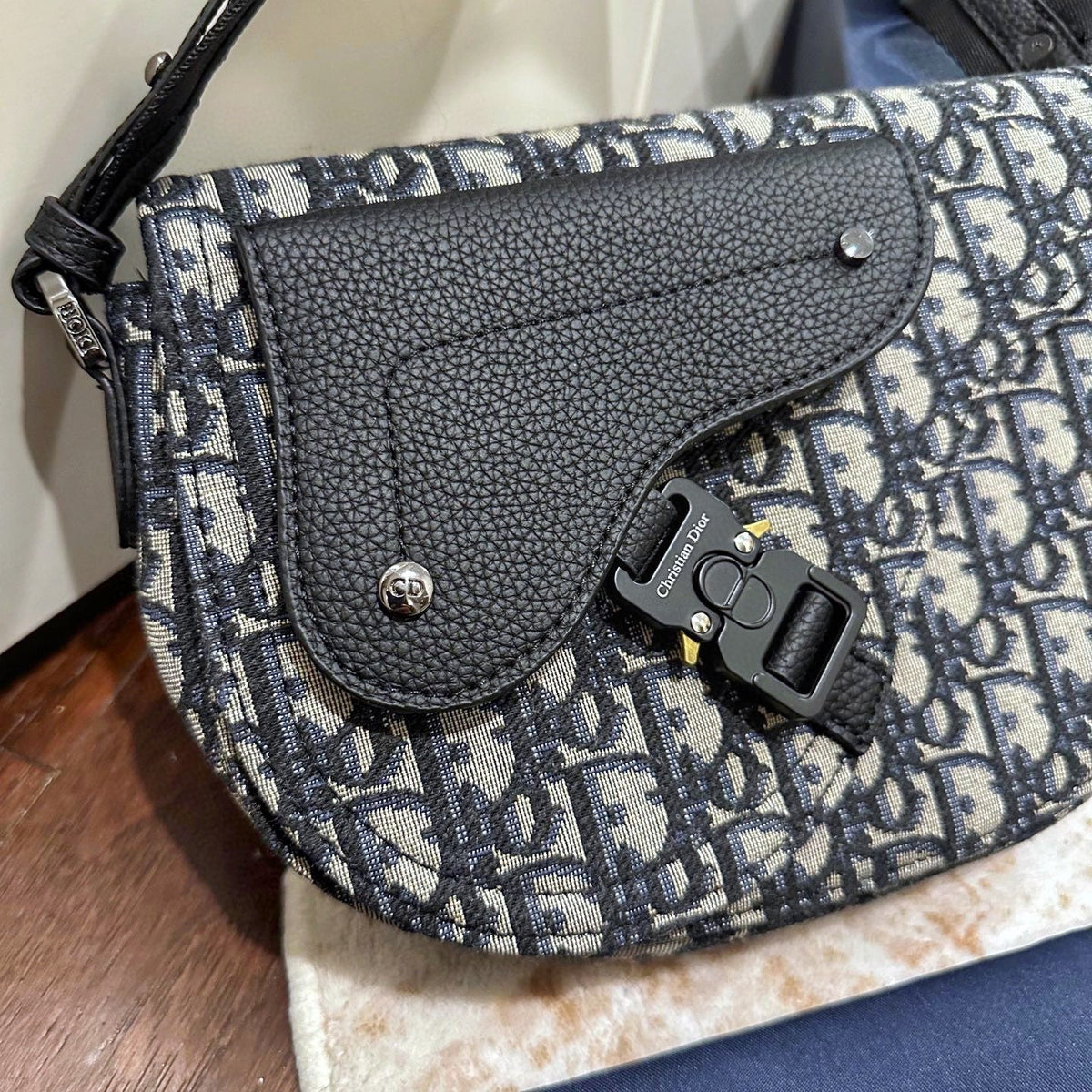 AAOO 181928 Luxury Bags(23*17)cm
