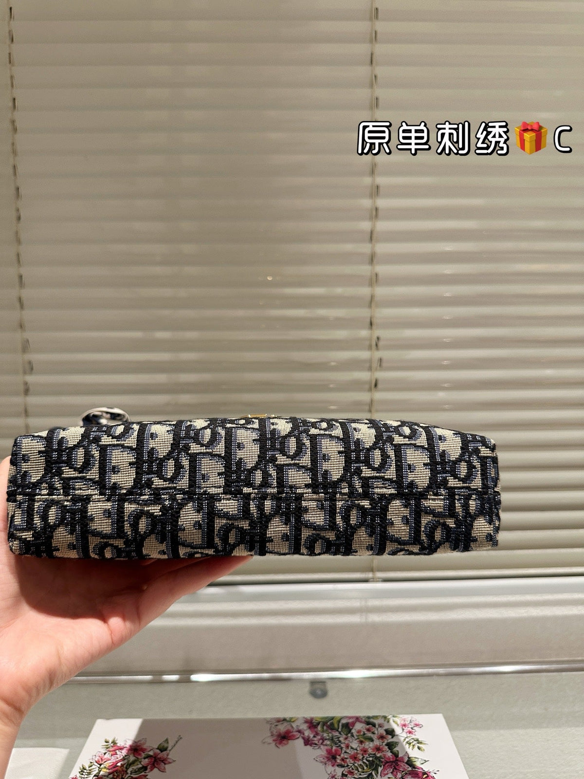 AAOO 181943 Luxury Bags 24*6.5*14cm