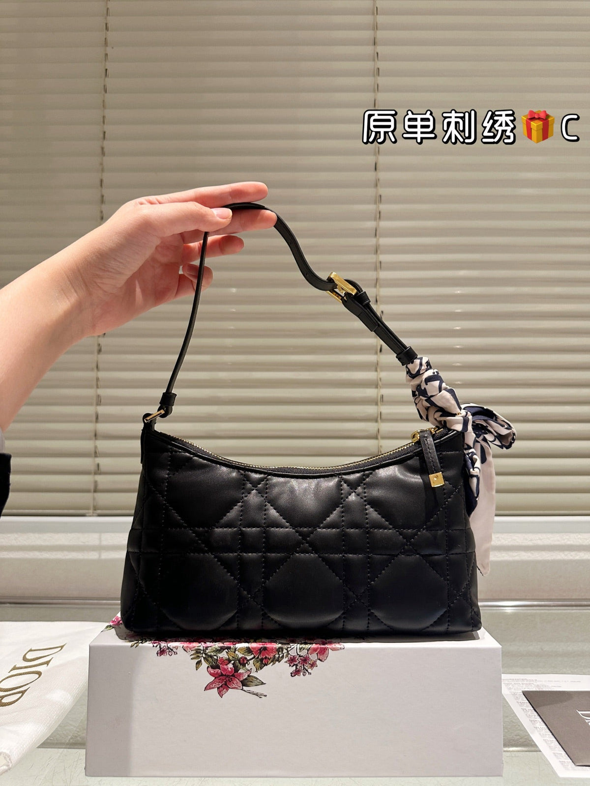 AAOO 181944 Luxury Bags 24*6.5*14cm