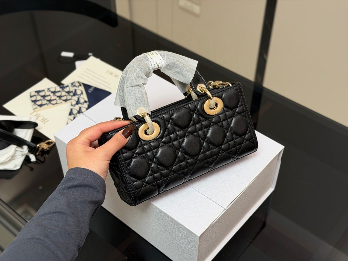 AAOO 181943 Luxury Bags 22cm