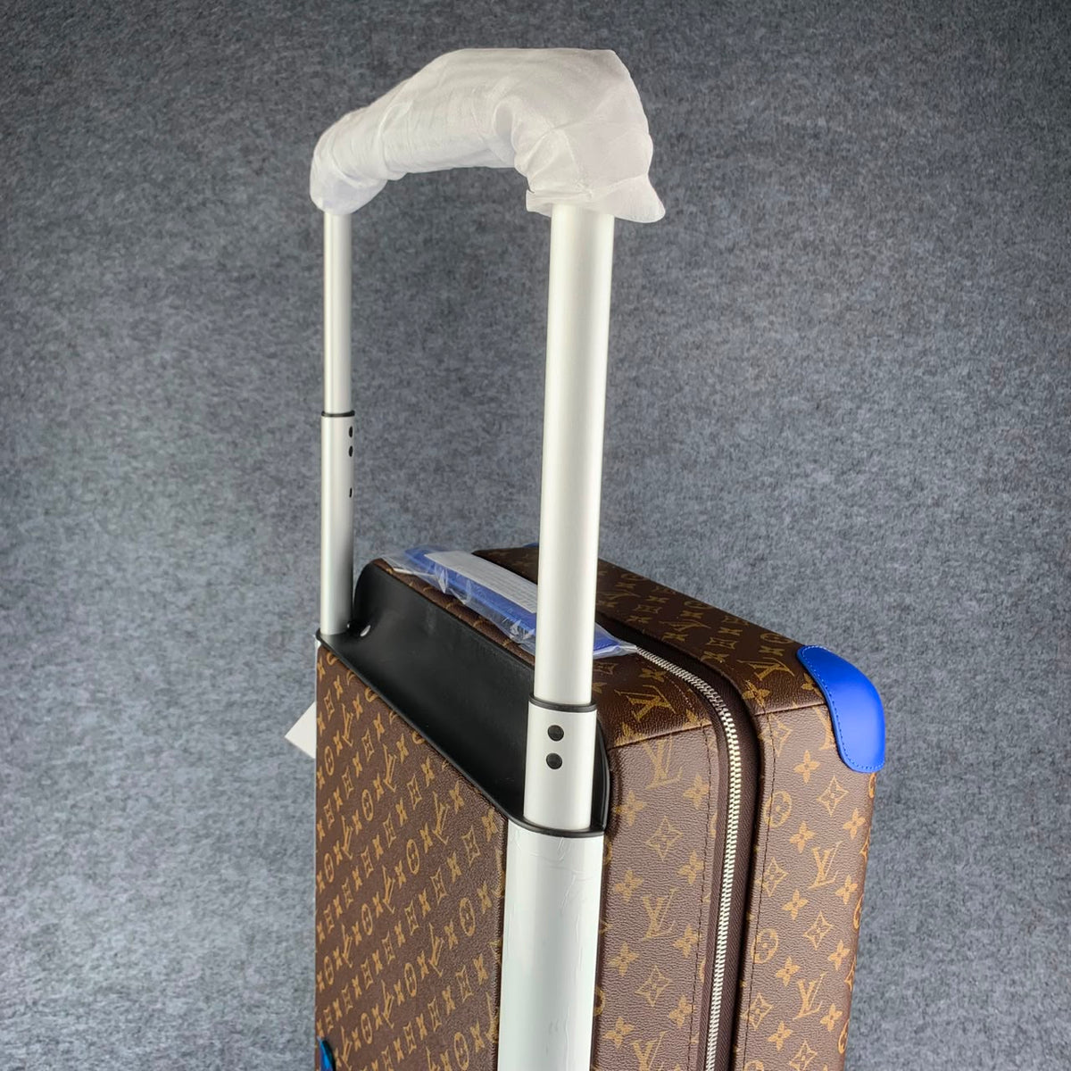 AAOO S003 Horizon 55 Suitcase