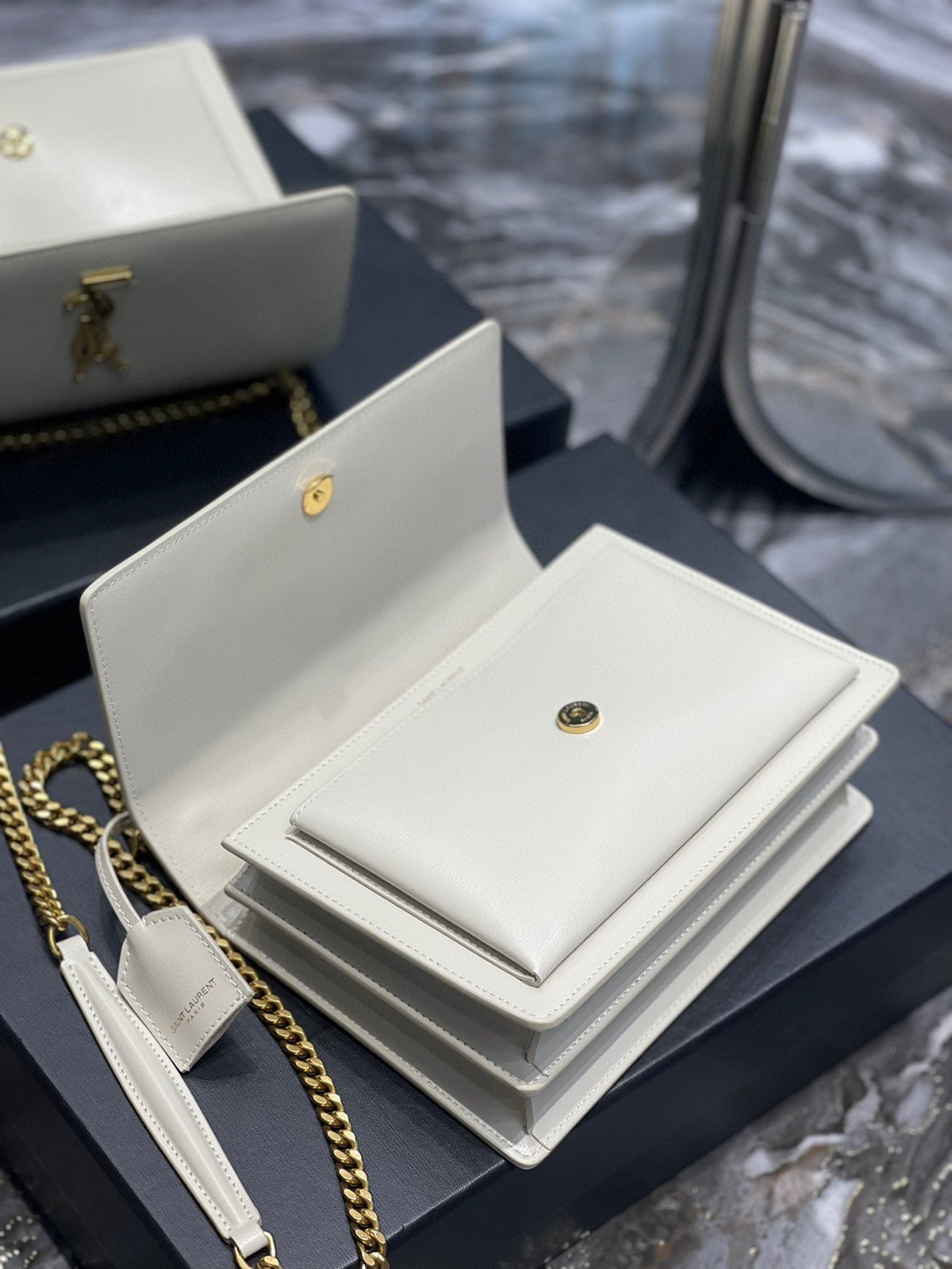 AAOO 100223 Luxury Bag 22 x 16 x 8cm