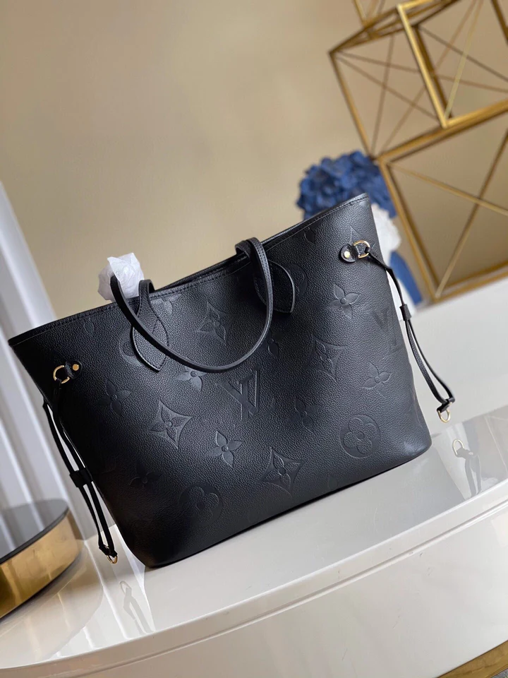 AAOO 100065 Tote Bag