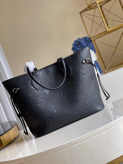 AAOO 100065 Tote Bag