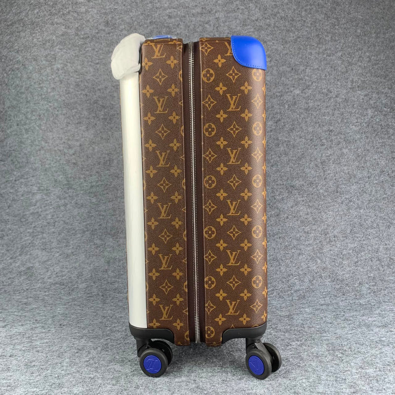 AAOO S003 Horizon 55 Suitcase