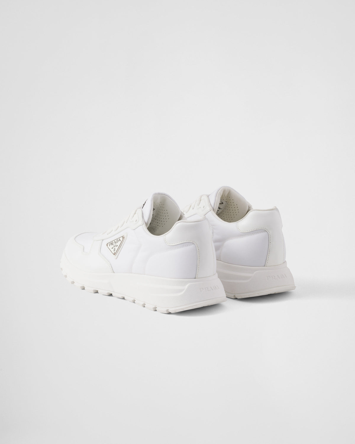 AAOO Basket Blanc En Cuir Brossé