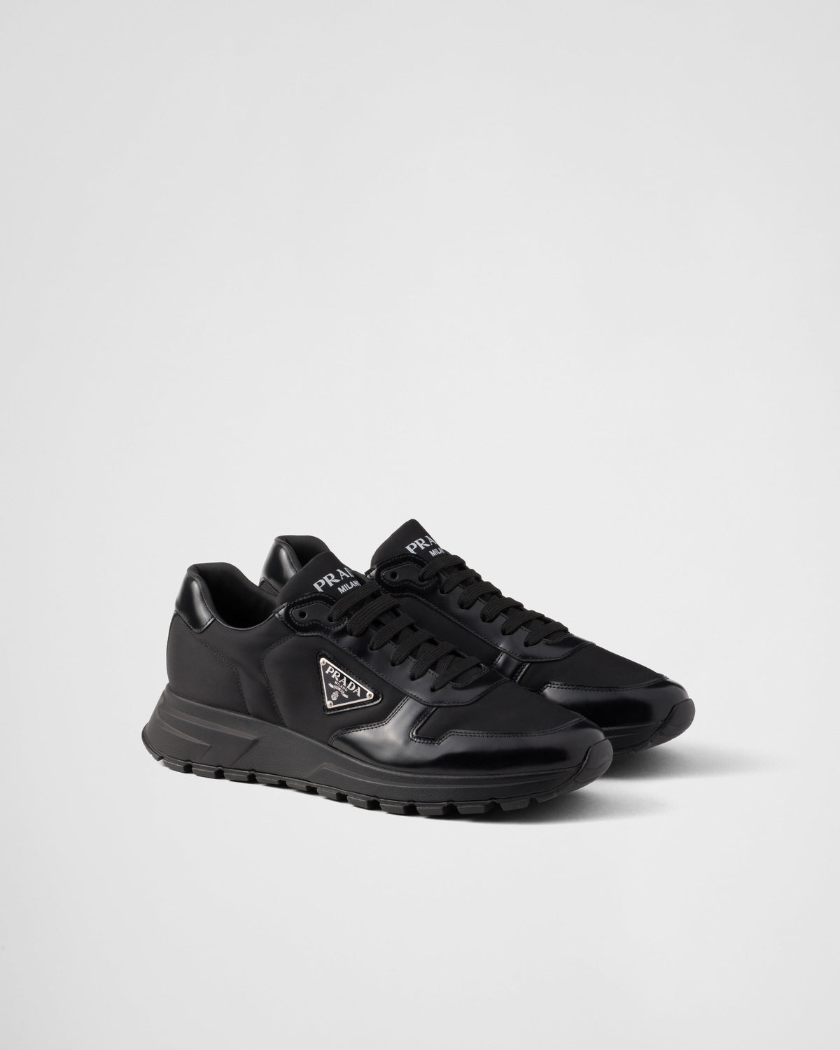 AAOO Basket Noir En Cuir Brossé
