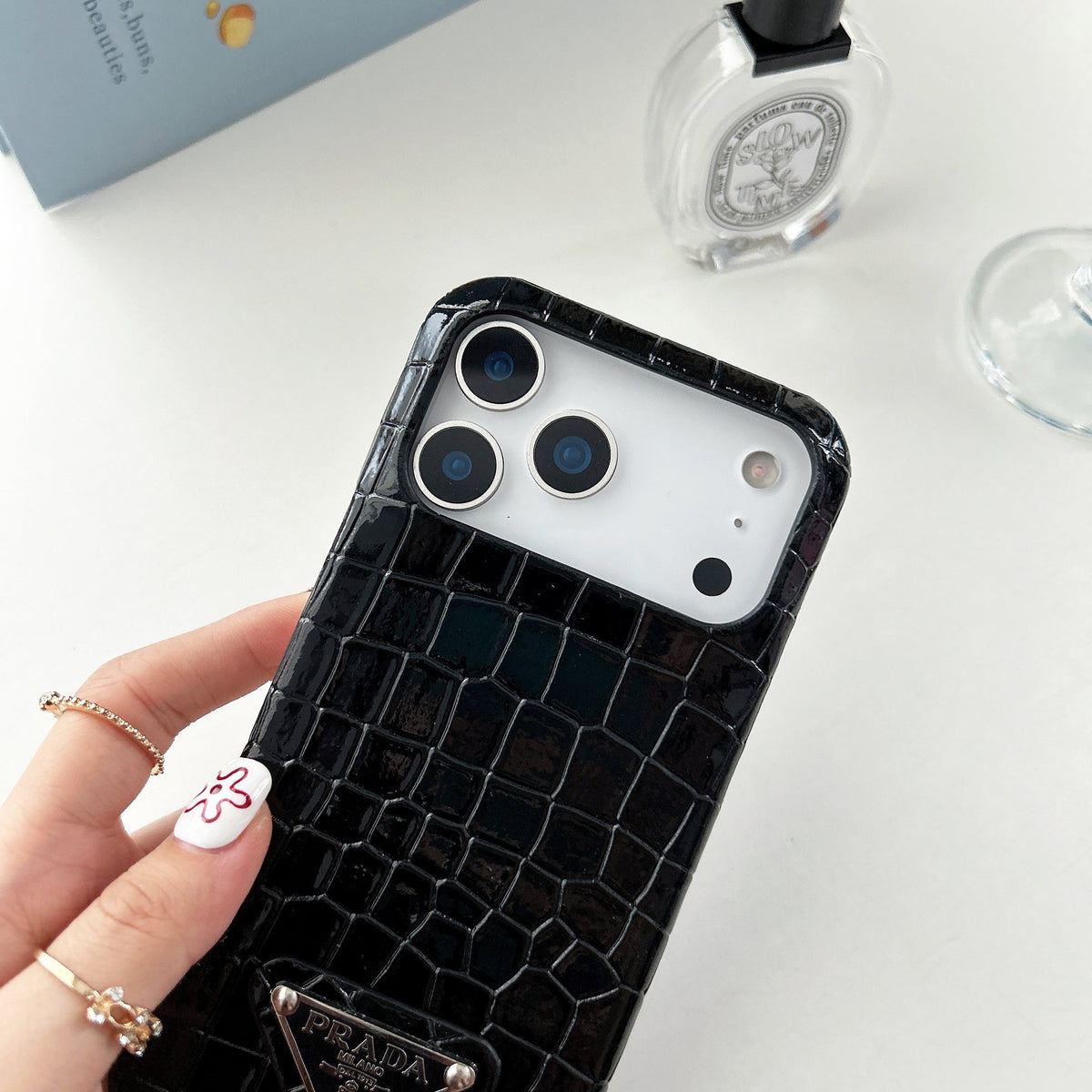 AAOO Elegante Apple Handyhülle für iPhone 13-17