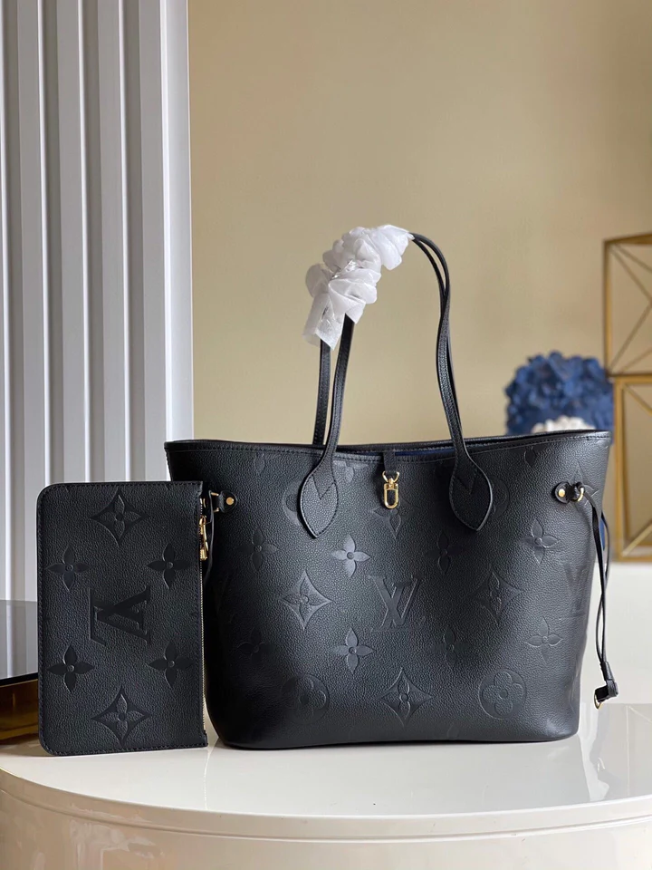 AAOO 100065 Tote Bag