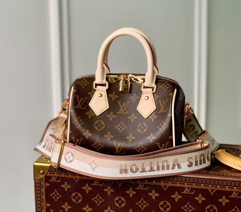 AAOO 100060 Luxury Bag 20.5 x 13.5 x 12.0 cm