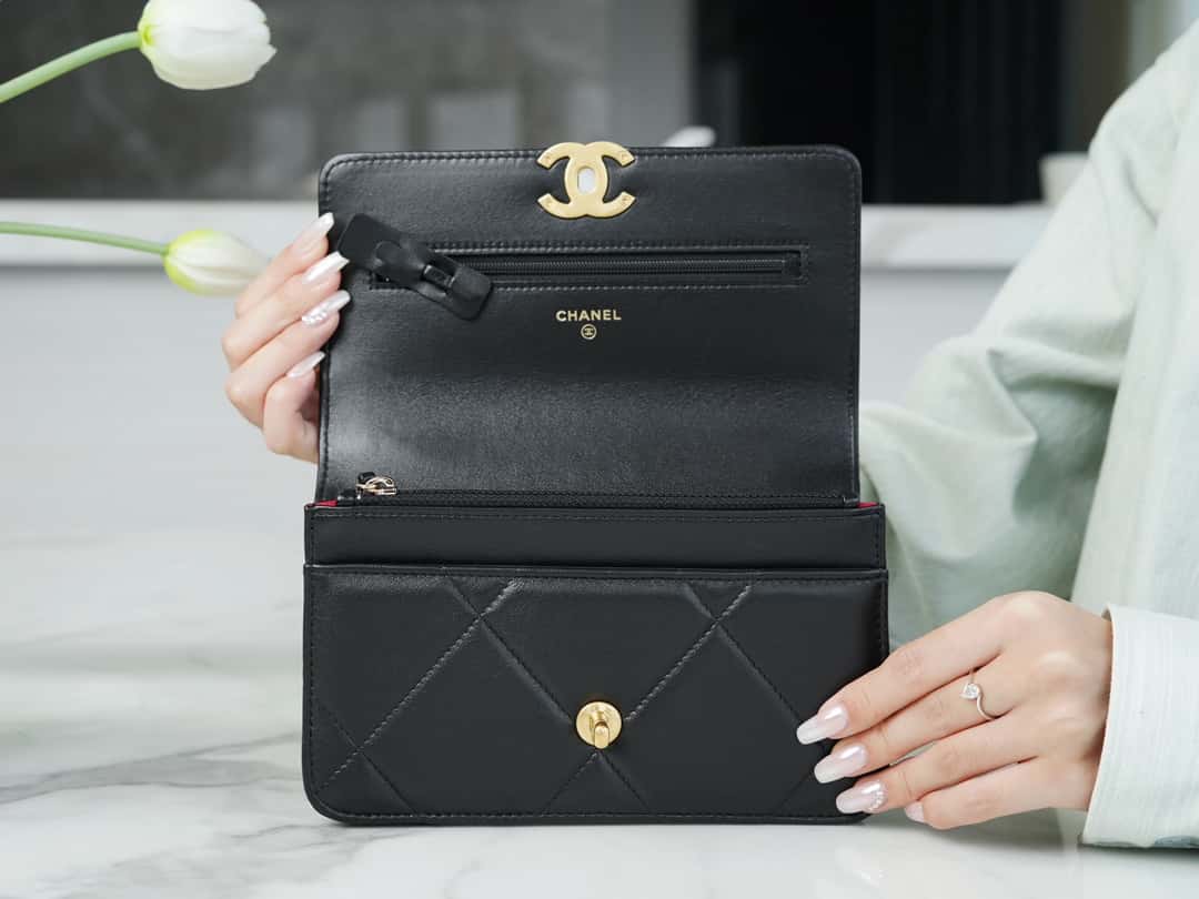 AAOO 100169 Chain Wallet