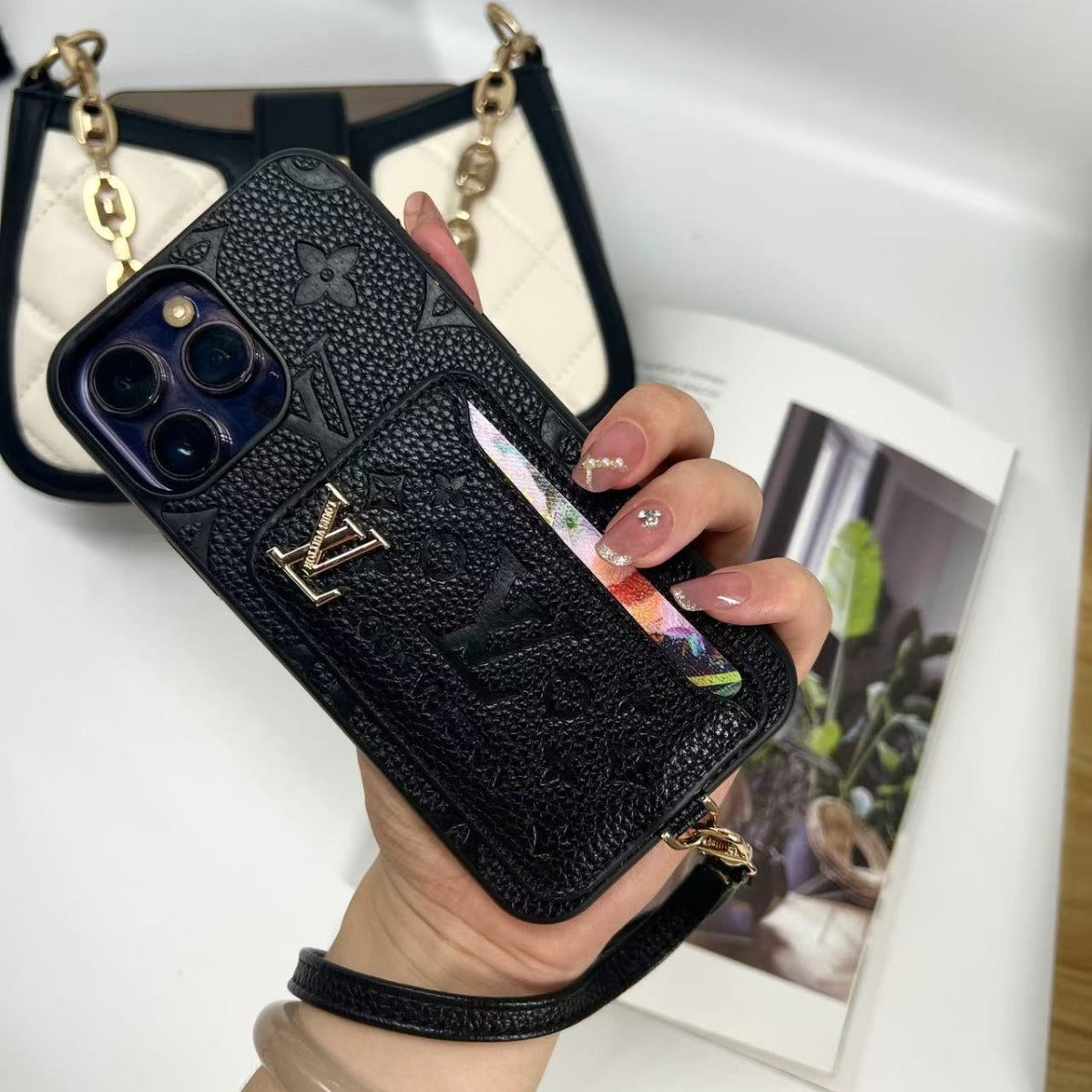 AAOO Luxe Kartenhalter-Handyhülle im Elegant-Design für iPhone