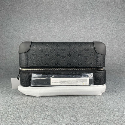AAOO S004 Horizon 55 Suitcase
