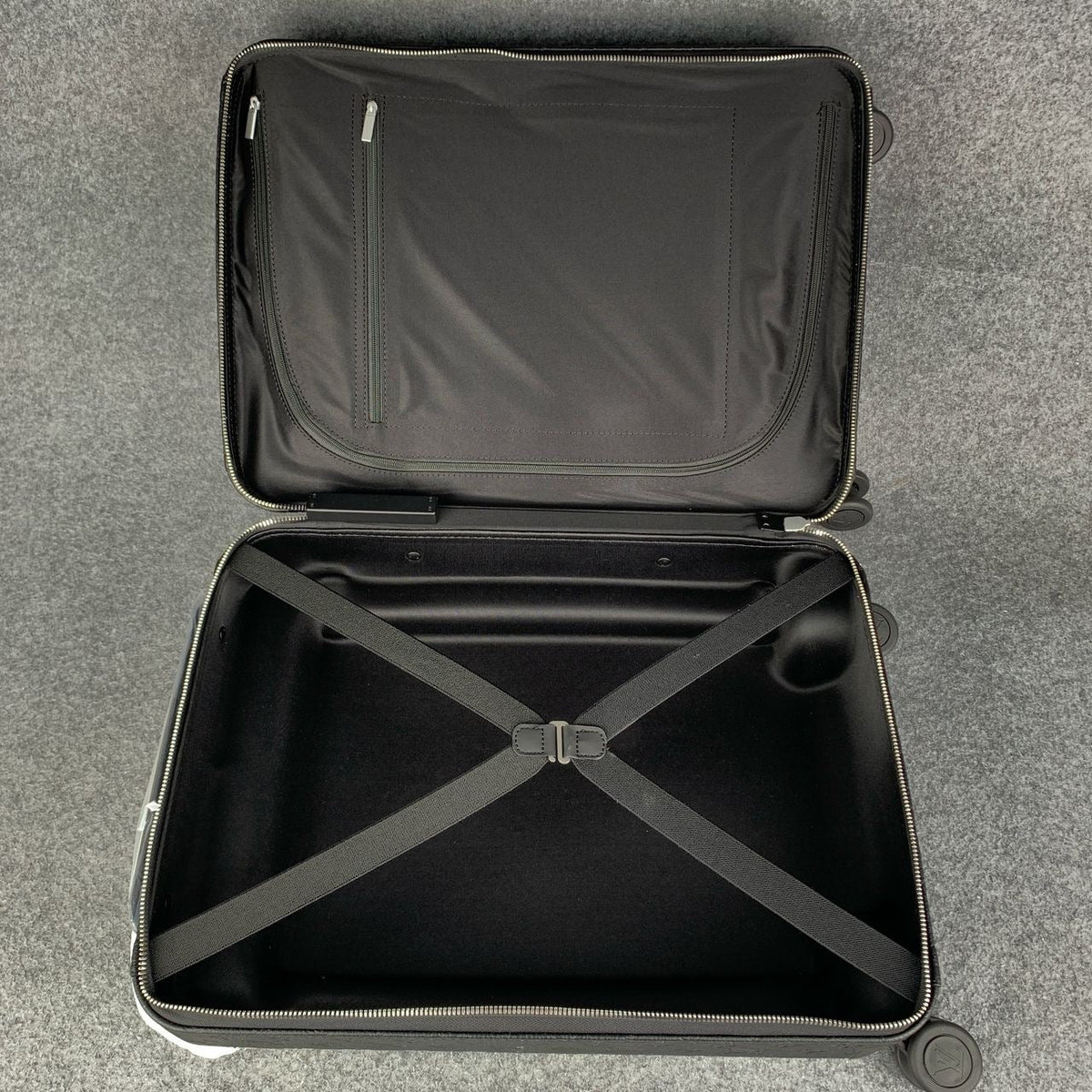 AAOO S004 Horizon 55 Suitcase