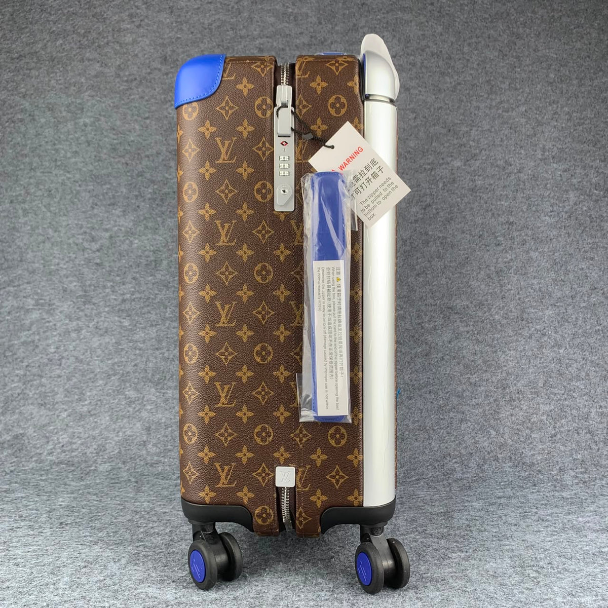 AAOO S003 Horizon 55 Suitcase