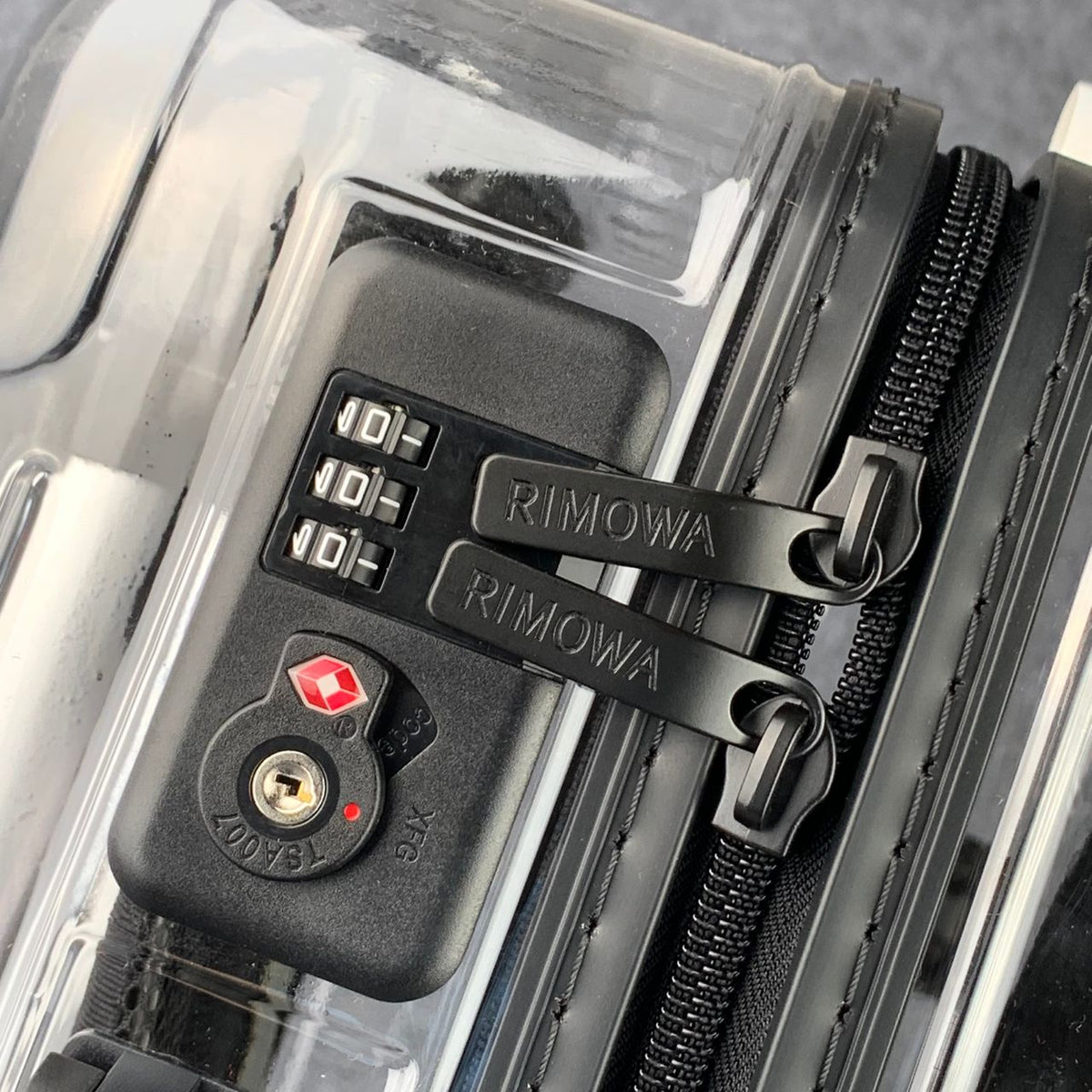 AAOO S005 Transparent Carry-On Suitcase