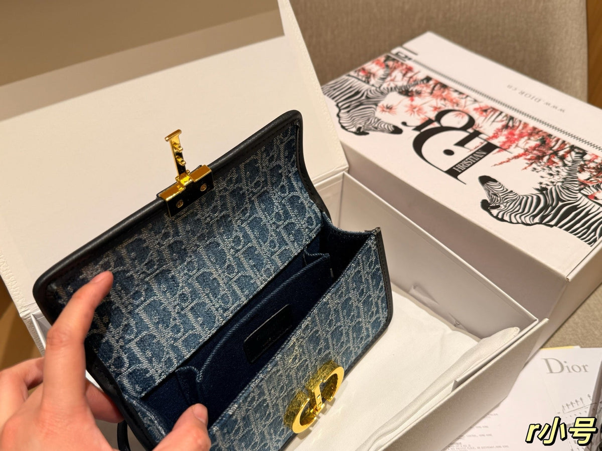 AAOO 100122 Luxury Bag 22x13x6cm