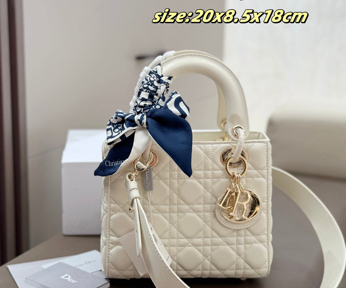 AAOO 100120 Luxury Bag