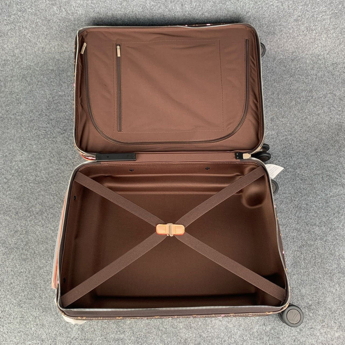 AAOO S002 Horizon 55 Suitcase