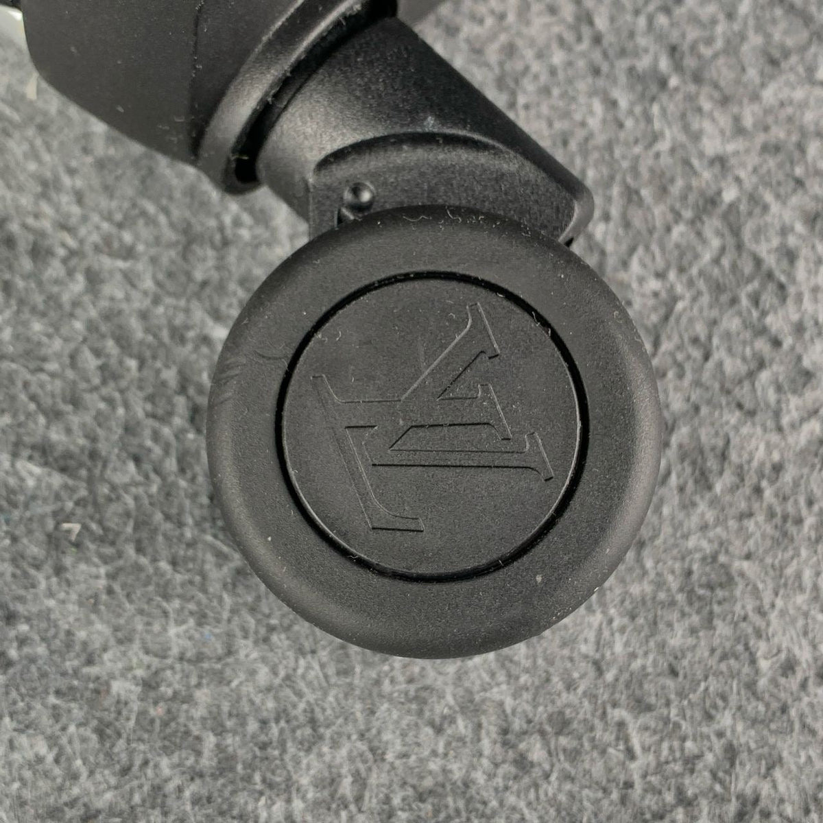 AAOO S004 Horizon 55 Suitcase