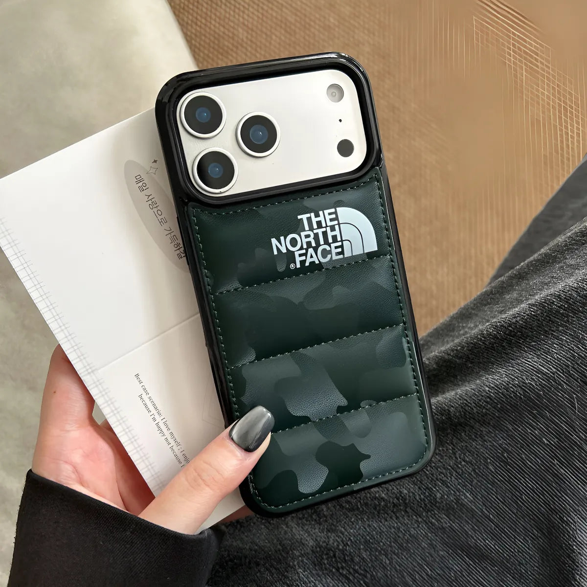 AAOO Premium Puffer Jacken Handyhülle für iPhone 13-17