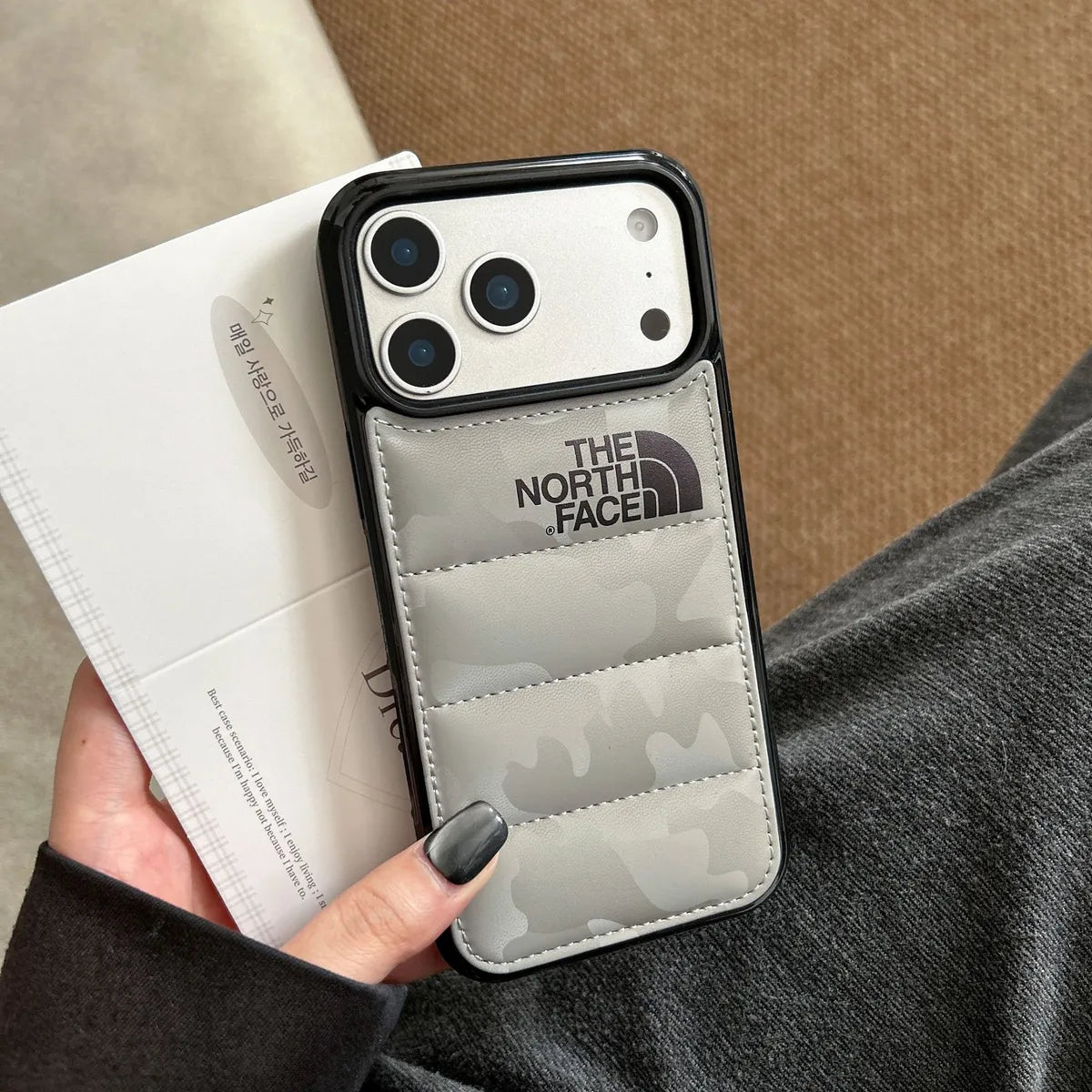 AAOO Premium Puffer Jacken Handyhülle für iPhone 13-17
