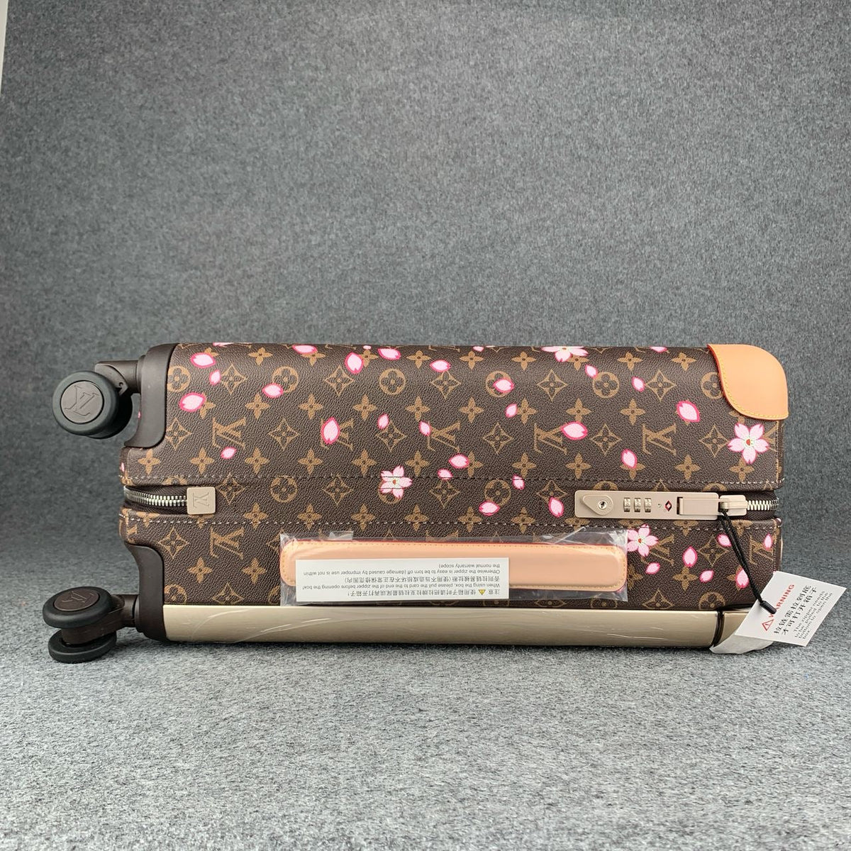 AAOO S002 Horizon 55 Suitcase