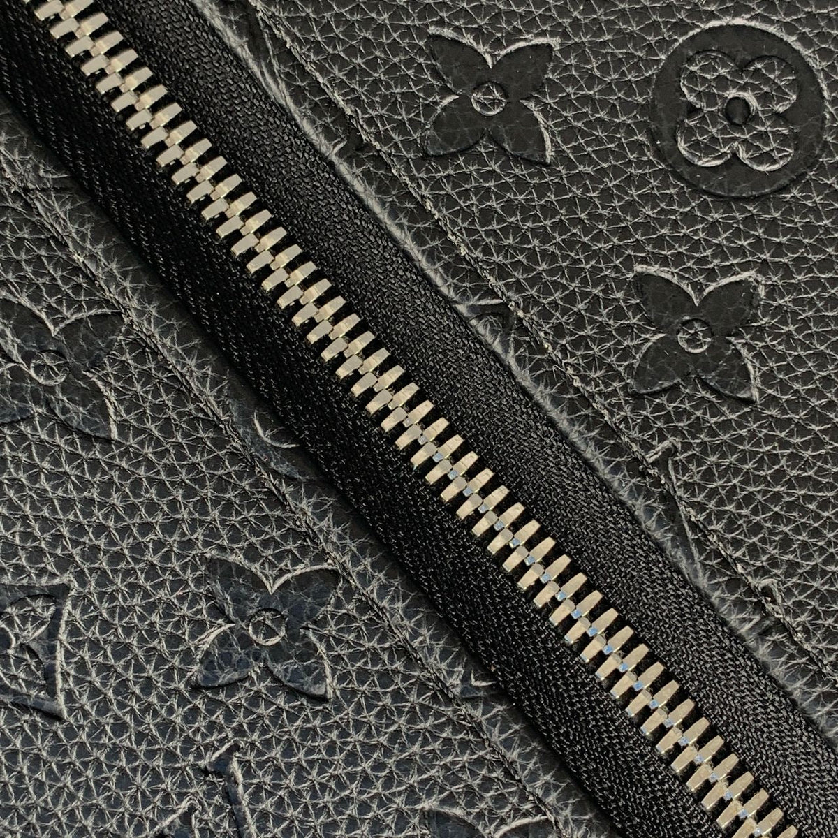 AAOO S004 Horizon 55 Suitcase
