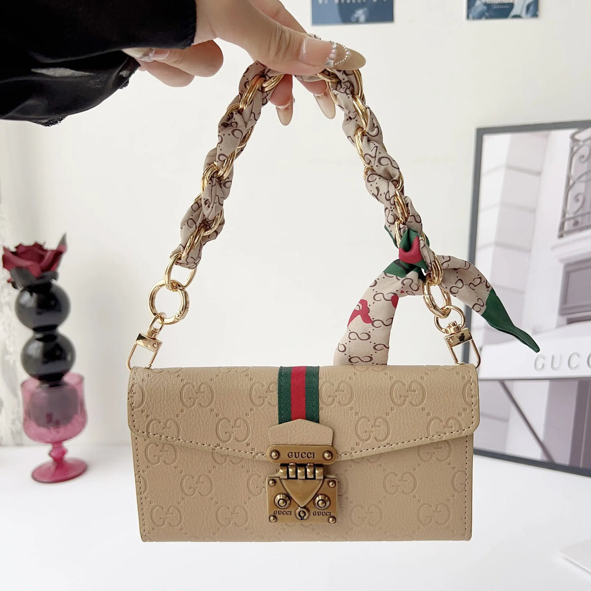 AAOO Luxuriöse Crossbody-Brieftasche aus schlichtem Leder für iPhone 12-17