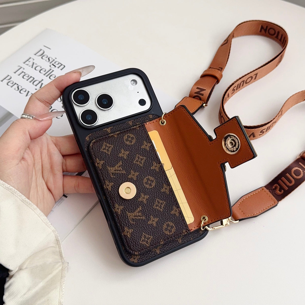 AAOO Luxuriöse iPhone-Lederhülle mit Kartenhalter und Umhängeband