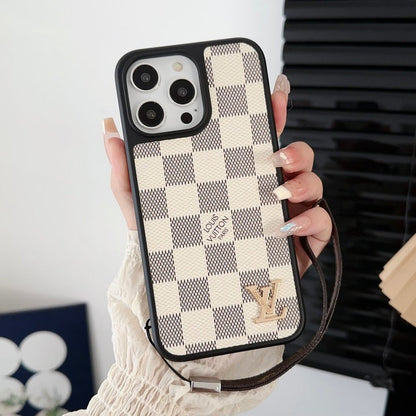 AAOO HAND CHAIN IPHONE CASE