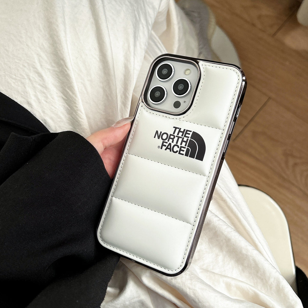 AAOO Luxuriöse Handyhülle aus weichen Materialien für iPhone 16 15 14