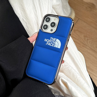 AAOO Luxuriöse Handyhülle aus weichen Materialien für iPhone 16 15 14