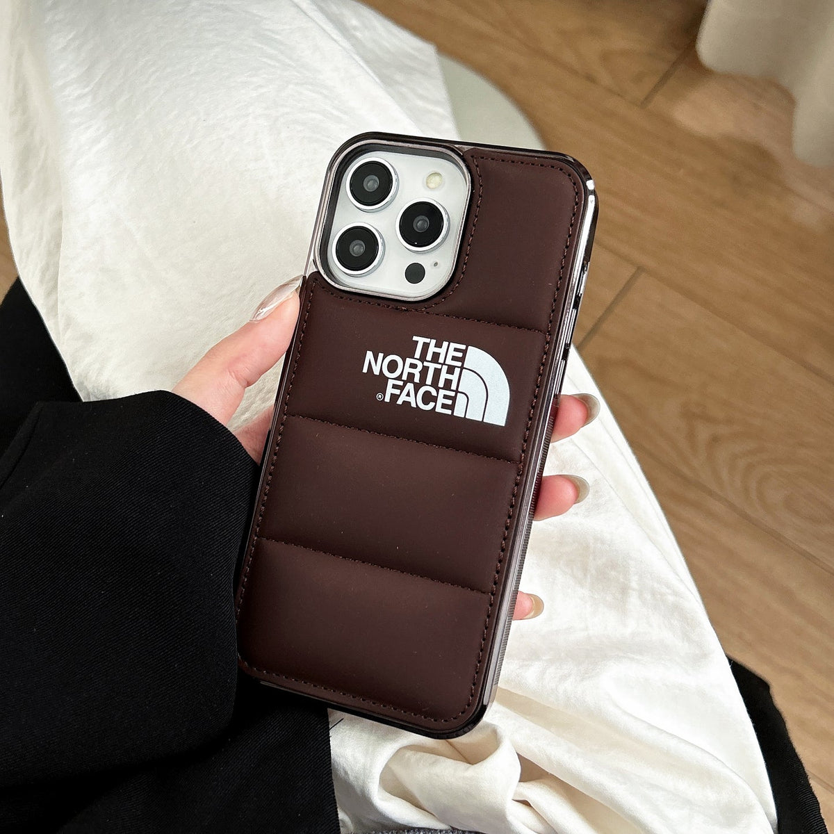 AAOO Luxuriöse Handyhülle aus weichen Materialien für iPhone 16 15 14