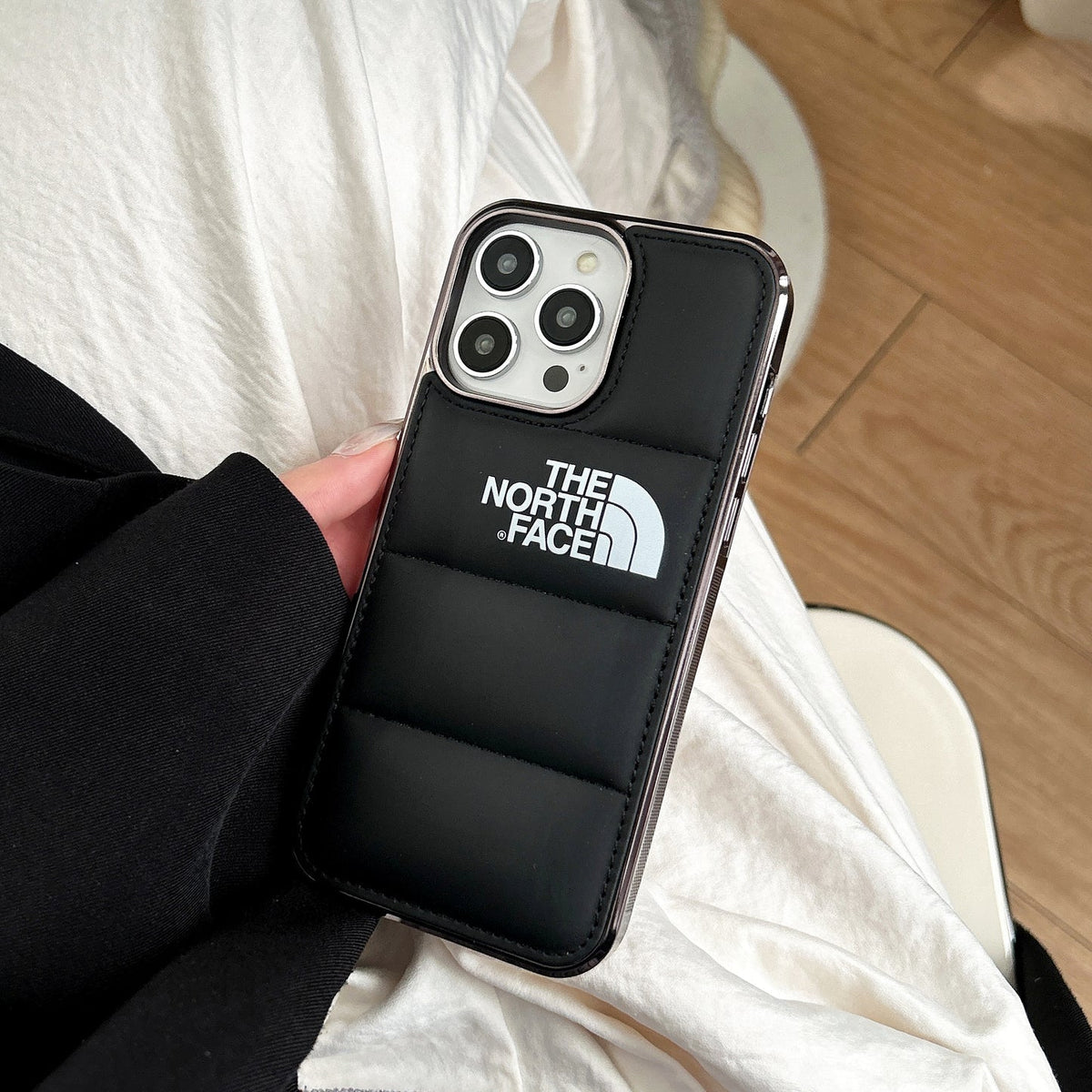 AAOO Luxuriöse Handyhülle aus weichen Materialien für iPhone 16 15 14